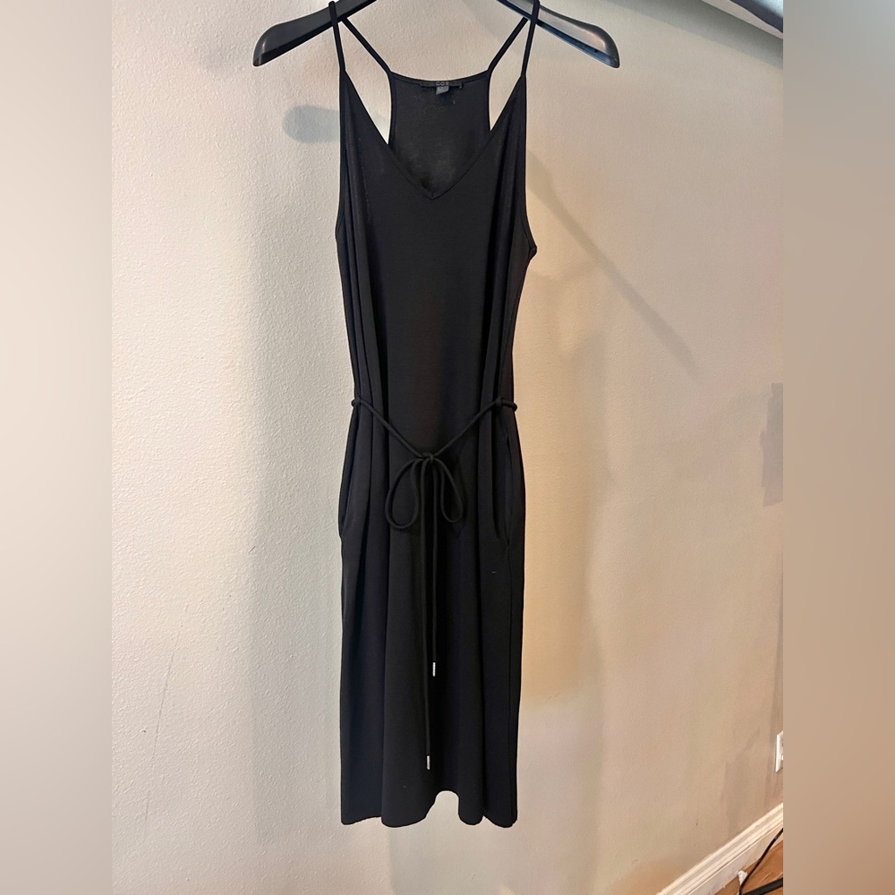 COS Elegant Black Sleeveless Dress